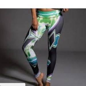 Onzie Graphic Legging